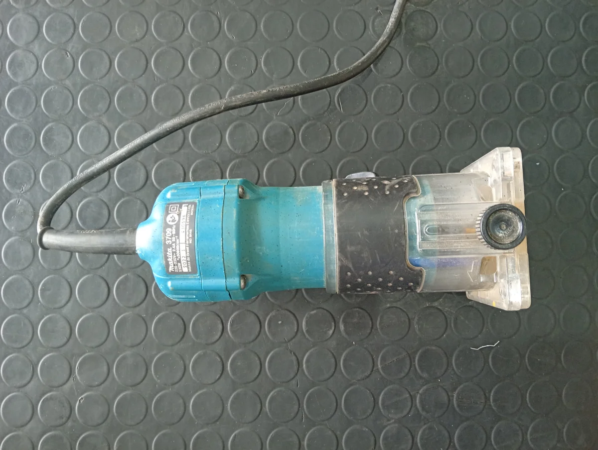 Foto 2 de Fresadora Marca Makita Modelo 3709 Usado En Buen Estado Acc No Tiene