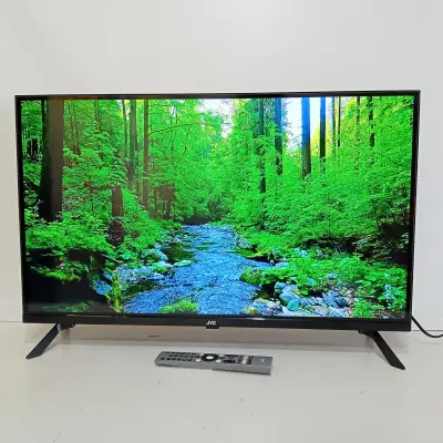 Televisor Led Smart De 32 '' Marca Jvc Modelo Lt-32km148 Con Control Usado En Buen Estado Acc: Par De Patitas