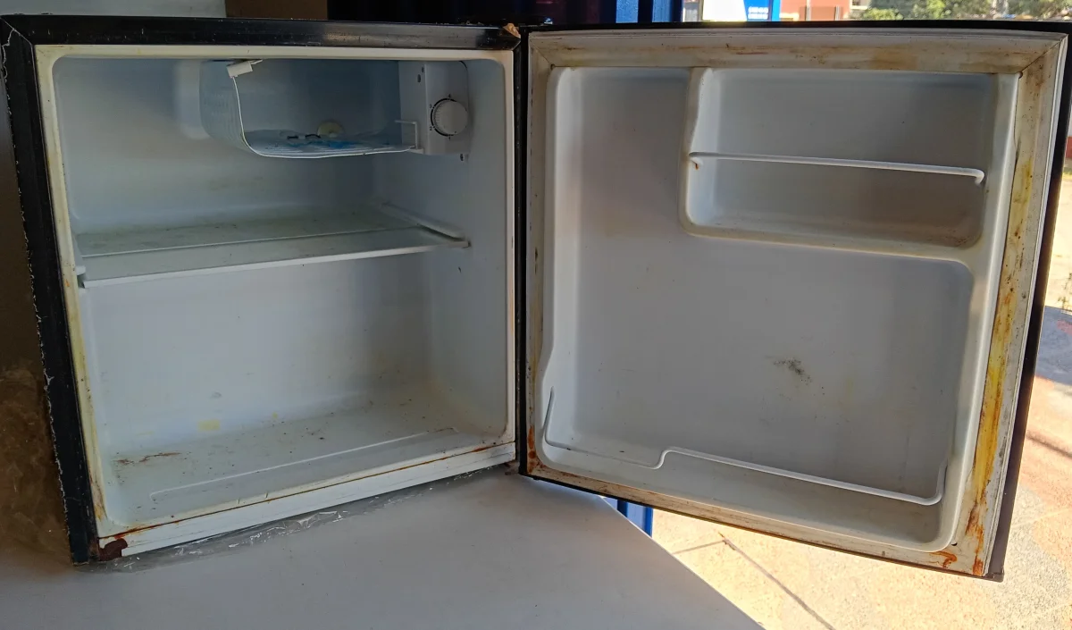 Foto 2 de Frigobar Marca Consumer Litros 55 Modelo Cmr-55 Nro Usado Con Desgaste Con Sin Accesorios Acc No Tiene