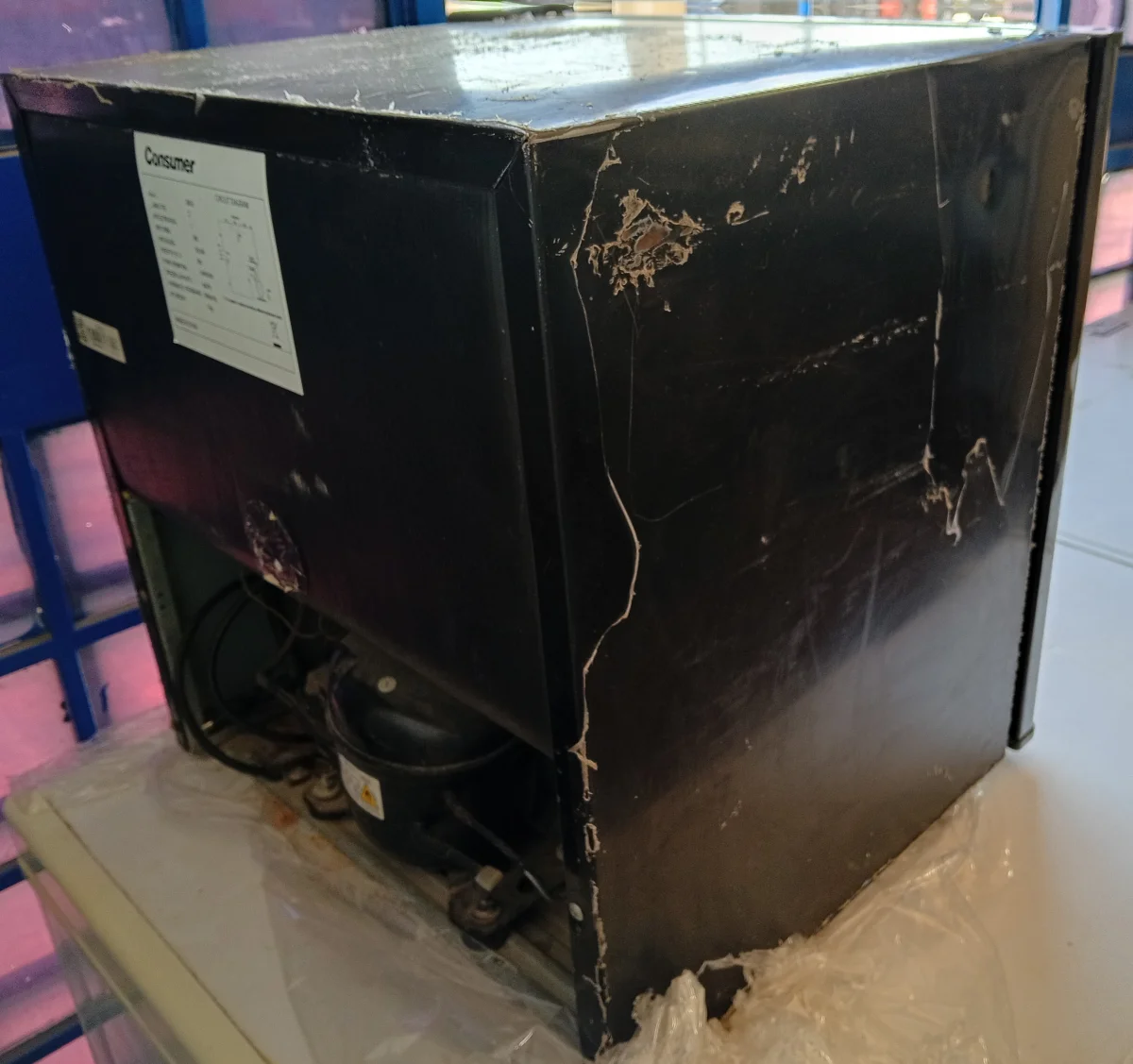 Foto 3 de Frigobar Marca Consumer Litros 55 Modelo Cmr-55 Nro Usado Con Desgaste Con Sin Accesorios Acc No Tiene