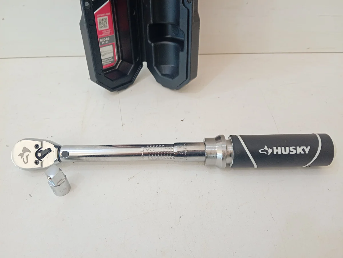 Foto 3 de Caja De Herramientas Marca Husky Modelo 1/4 Drive Usado En Buen Estado Acc No Tiene