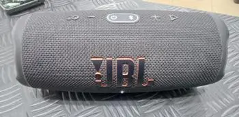Speaker Potencia Watts : No Tiene Marca Jbl Sin Control Modelo Charge5 Usado En Buen Estado Sin Caja Acc: No Tiene Comentario: S/ Cable Usb