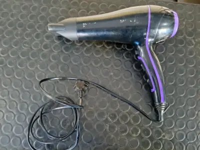 Secador De Pelo Marca Mondial Modelo No Tiene Usado Con Desgaste Acc Pico