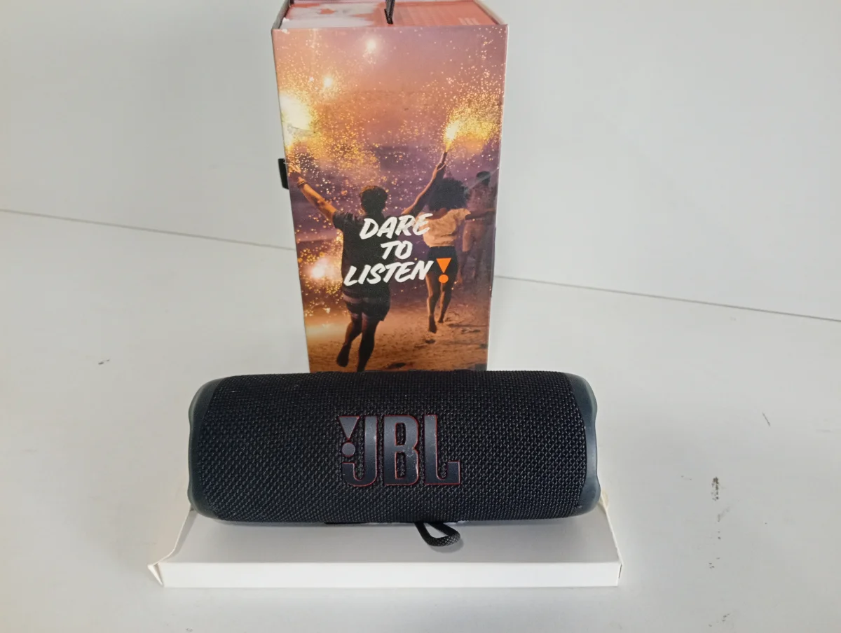 Speaker Potencia Watts No Tiene Marca Jbl Sin Control Modelo Flip 6 Usado En Buen Estado Con Caja Acc Sin Usb