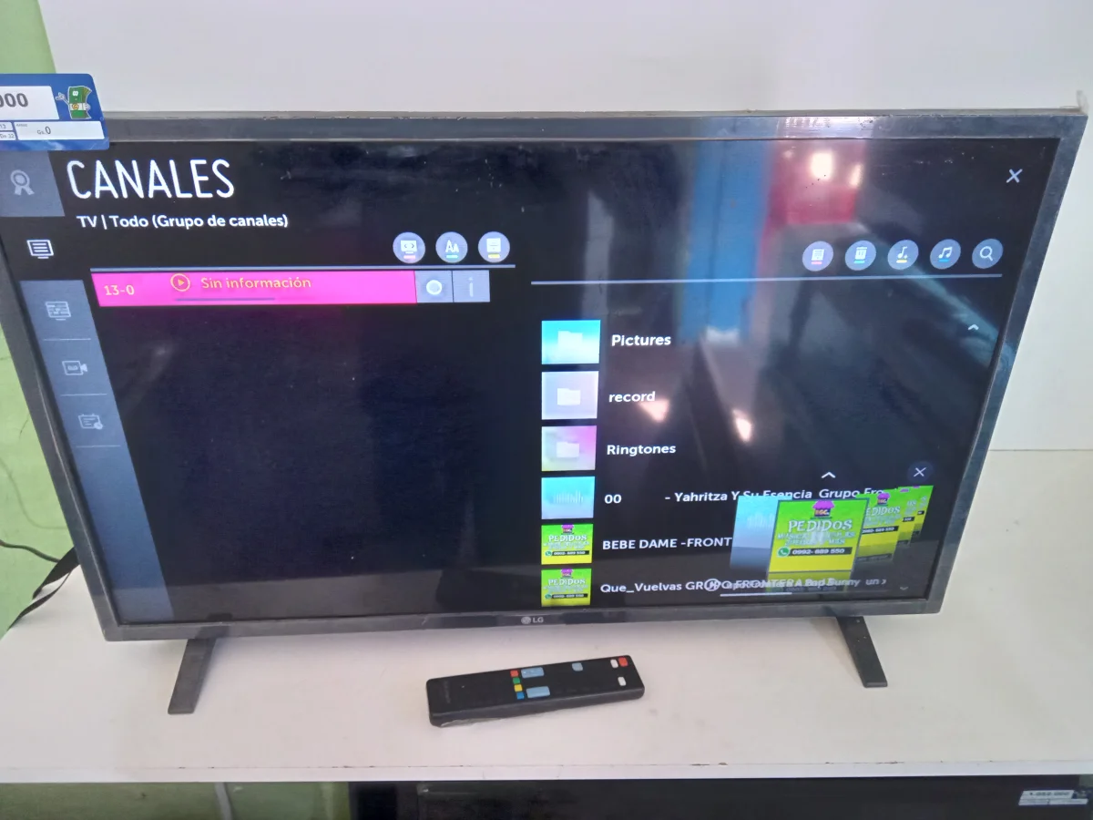 Televisor Led Smart De 32 '' Marca Lg Modelo 32lm637bpsb Con Control Usado En Buen Estado Acc Patitas