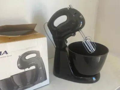 Batidora Marca Britania Modelo Perola 550 Turbo Double Bowl Por Usado En Buen Estado Acc Con Bowl De PlasticoDos Batiadores