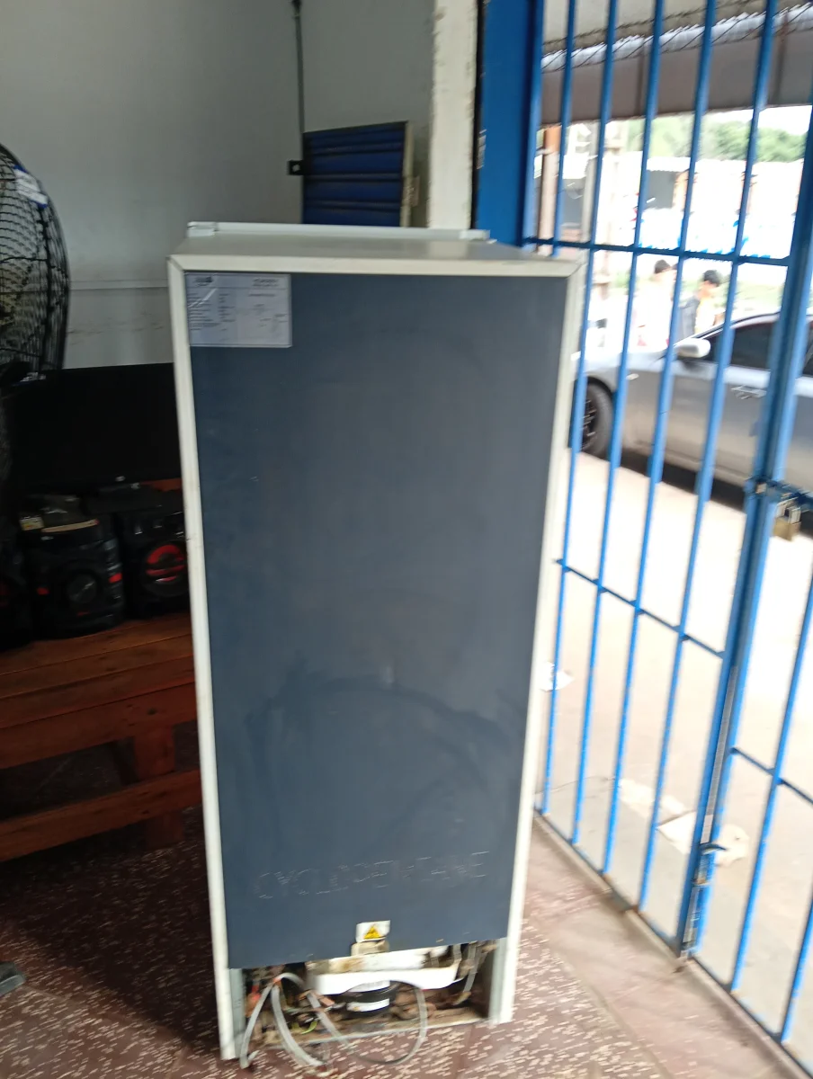Foto 3 de Heladera Marca Jam Modelo Jam-273f Usado En Buen Estado Litros 300 Acc 3 Rejillas1 Rejilla En HieleraHueverosVerdulera2 Bandejas De Puerta Interna