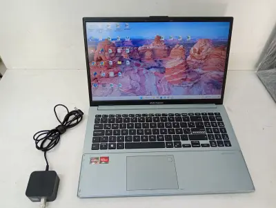 Notebook Marca Asus Modelo E1504f Procesador Amd Ryzen Memoria Ram 8 Gb Disco Duro 237 Gb Generacion 7 Acc No Tiene