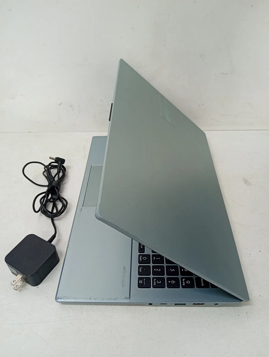Foto 2 de Notebook Marca Asus Modelo E1504f Procesador Amd Ryzen Memoria Ram 8 Gb Disco Duro 237 Gb Generacion 7 Acc No Tiene