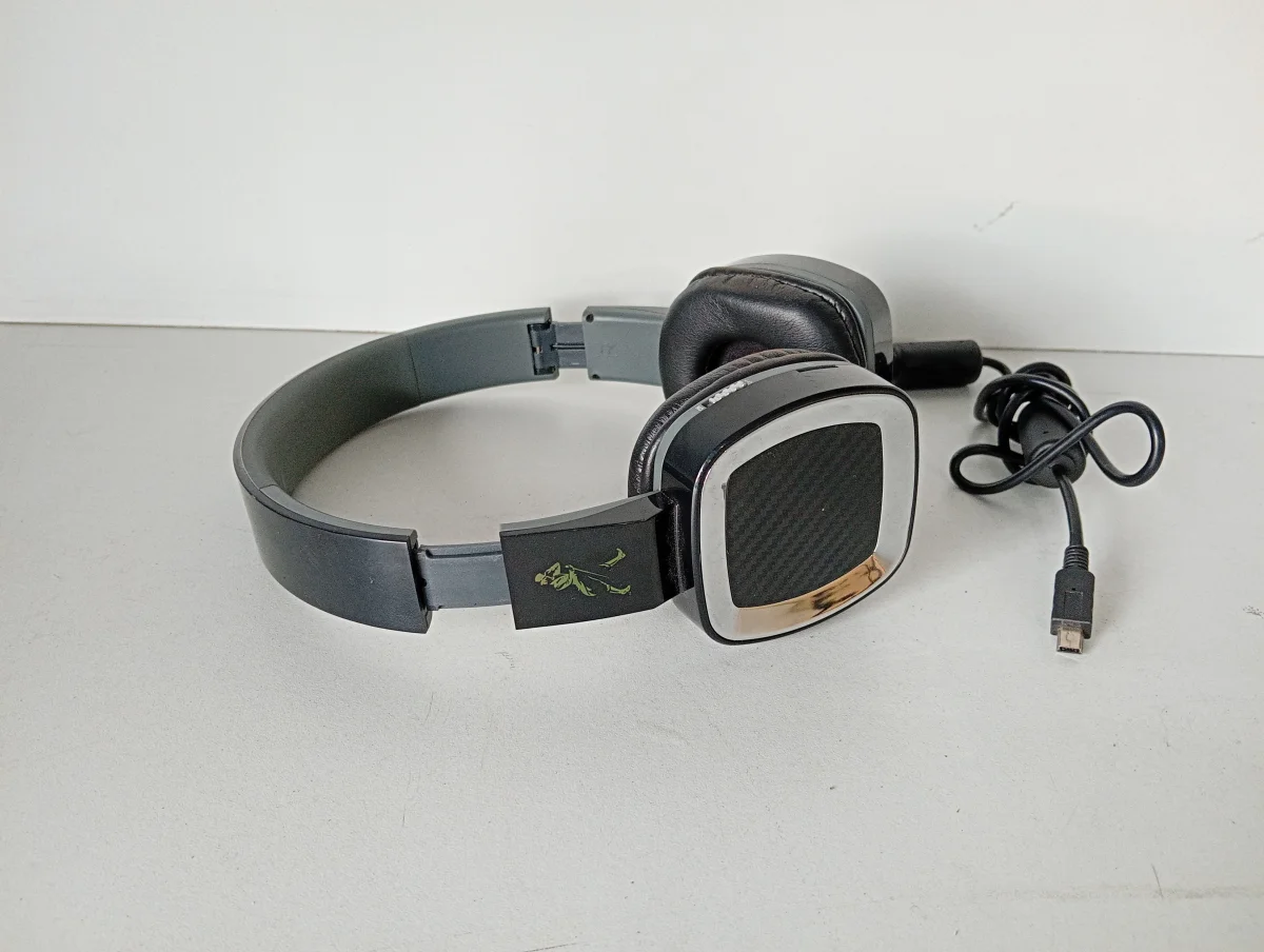 Foto 2 de Auricular Marca No Tiene Modelo No Tiene Usado En Buen Estado Con No Tiene Acc Cableusab