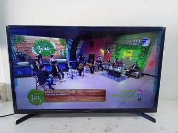 Televisor Led Smart De 32 '' Marca Samsung Modelo Un32t4202ag Con Control Usado En Buen Estado Acc Par De PatitasCable Cte