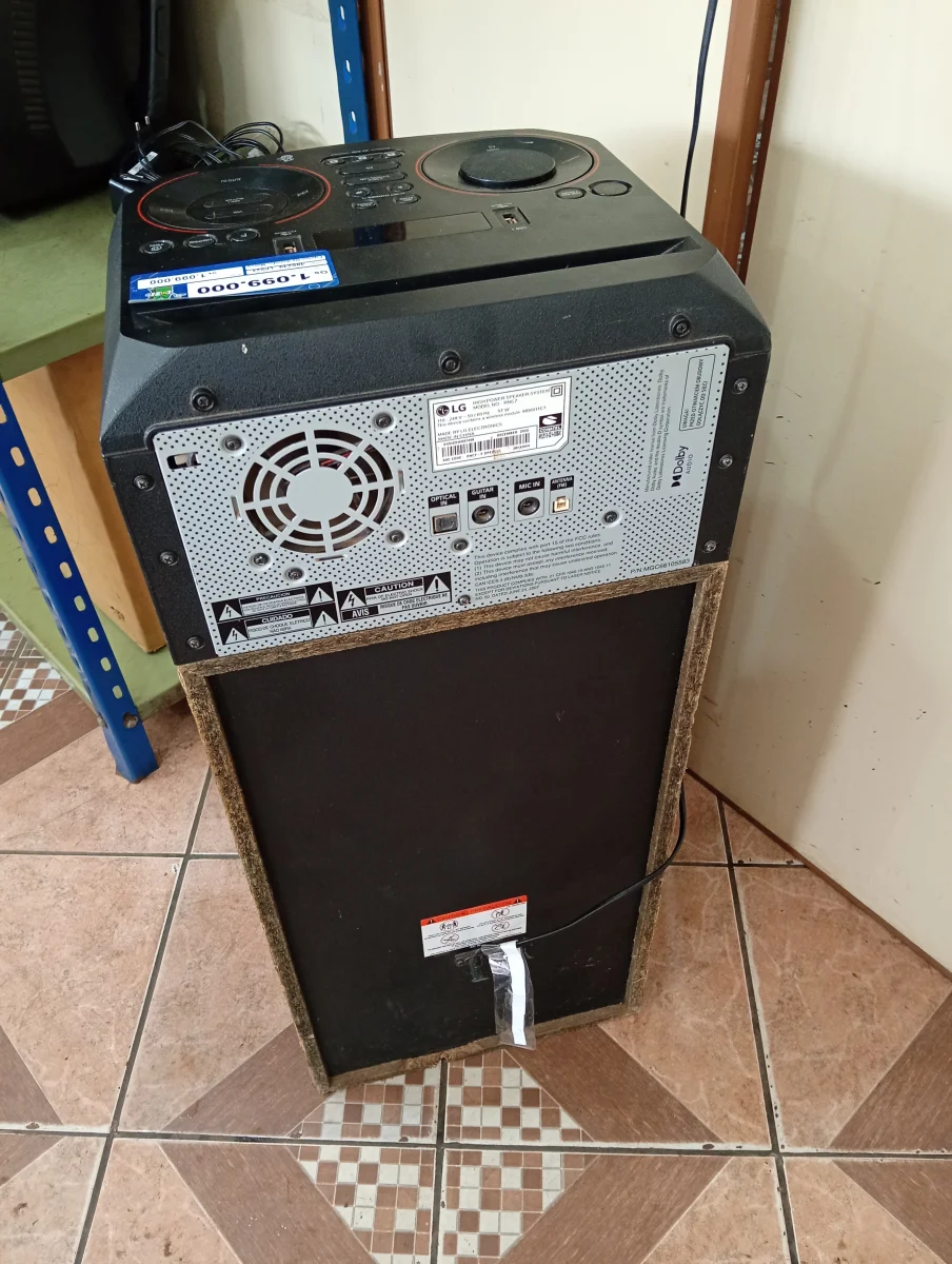 Foto 3 de Equipo De Sonido Marca Lg Sin Control Modelo Rnc7 Usado En Buen Estado Acc No Tiene