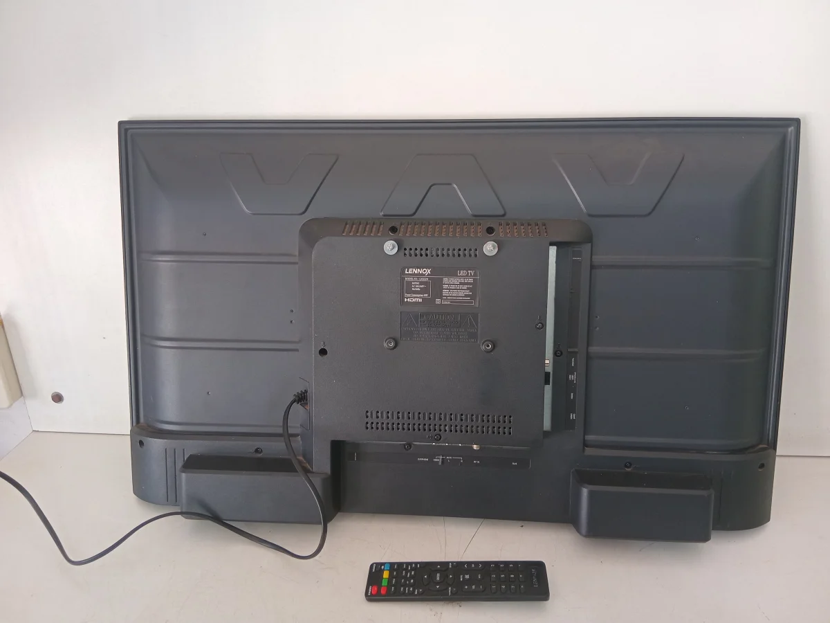 Foto 3 de Televisor Led Smart De 32 '' Marca Lennox Modelo Lnx32s Con Control Usado En Buen Estado Acc Control