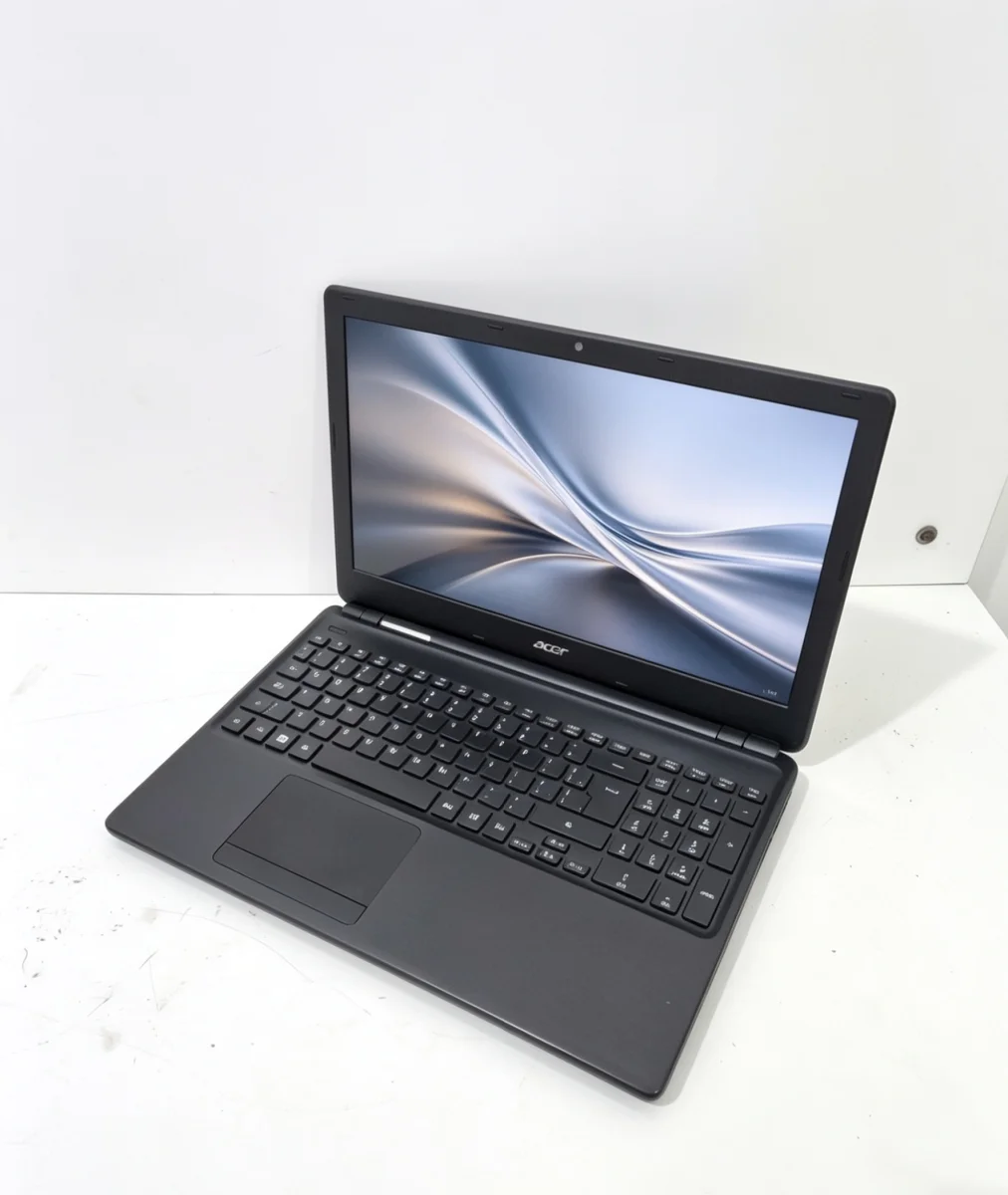 Notebook Marca Acer Modelo E1-570-6488 Procesador Intel Core I5 Memoria Ram 4 Gb Disco Duro 500 Gb Generacion 3 Acc WebcamWifiHdmiTeclado Numerio