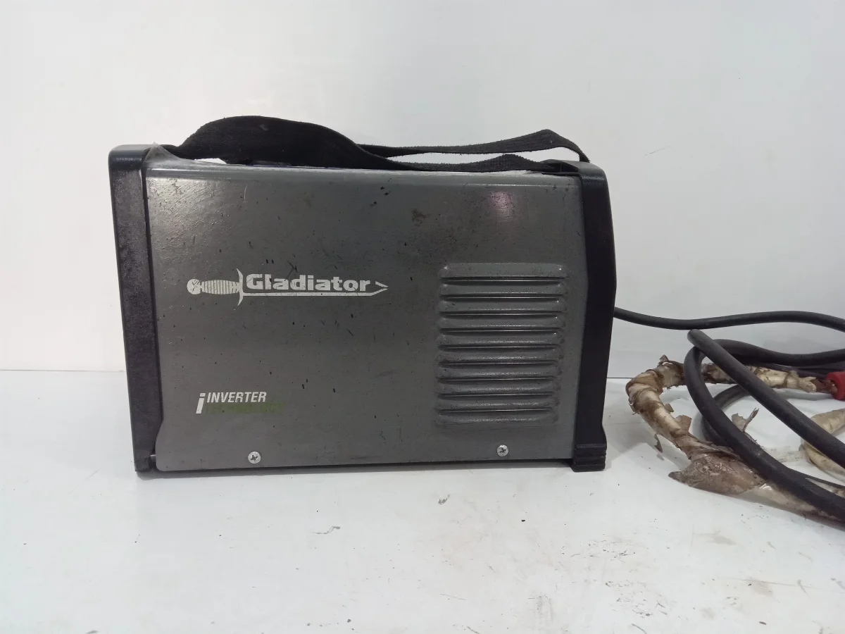 Soldador Marca Gladiator Modelo No Visible Usado En Buen Estado Acc Cable Positivo Y Negativo