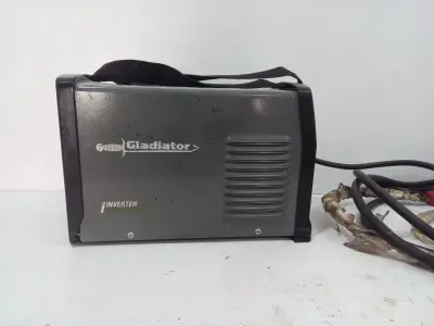 Soldador Marca Gladiator Modelo No Visible Usado En Buen Estado Acc Cable Positivo Y Negativo