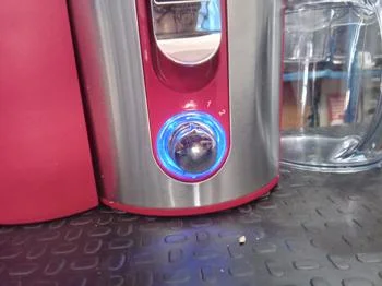 Foto 3 de Juguera 2 Velocidades Marca Juice Extractor Modelo No Tiene Usado En Buen Estado Acc Jarra Y Tapa De PlasticoVaso Para Residuos