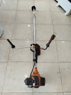 Desmalezadora Marca Sthil Modelo Ms 430 Usado Con Desgaste Original : No Acc: Con Cabezal Con NaylonChaleco Comentario: Una Parte Del Plástico Está Atado Con Alambre