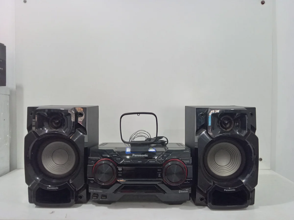 Equipo De Sonido Marca Panasonic Con Control Modelo Ska-300 Usado En Buen Estado Acc 2 ParlantesCable Corriente