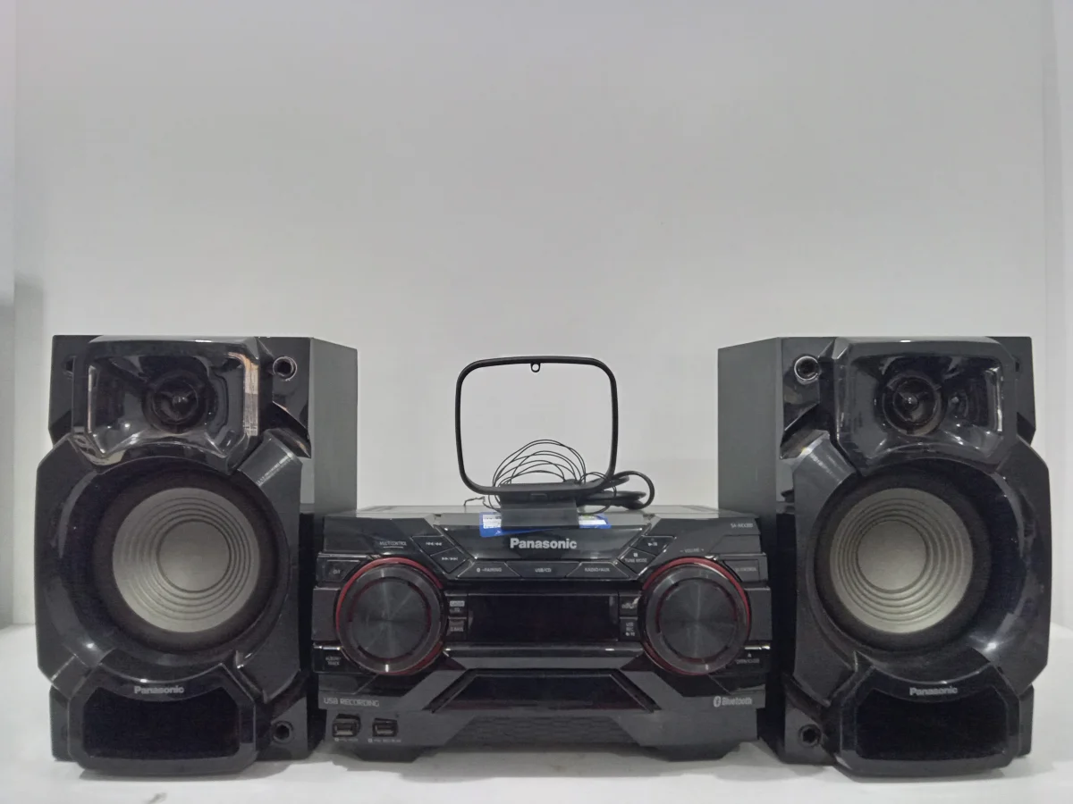 Foto 3 de Equipo De Sonido Marca Panasonic Con Control Modelo Ska-300 Usado En Buen Estado Acc 2 ParlantesCable Corriente