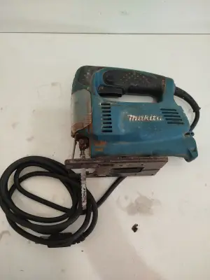 Sierra Tipo : Caladora Marca Makita Modelo 4327 Usado En Buen Estado Acc: Con Sierra Comentario: Sin Llave Con Suciedad