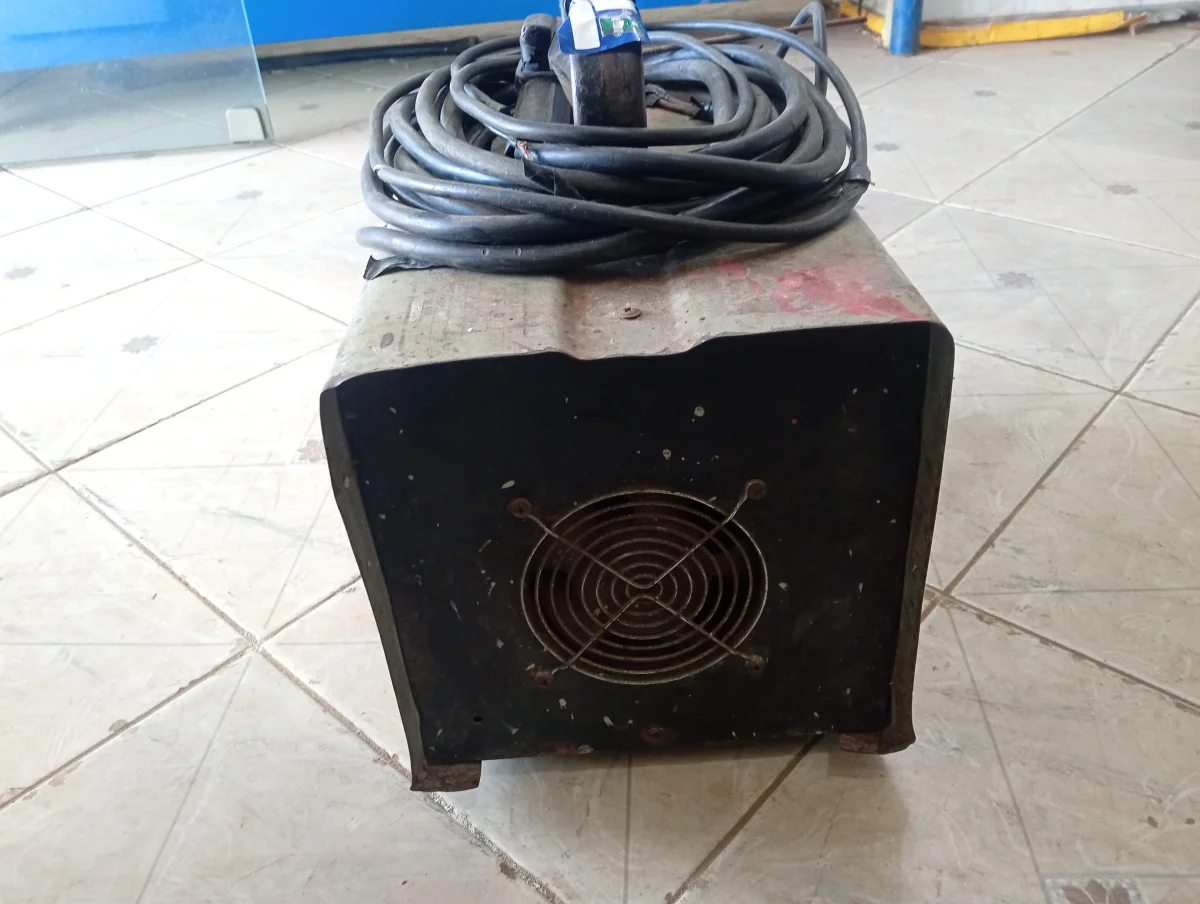 Foto 2 de Soldador Marca Power Tools Modelo Nro Usado Con Desgaste Acc Pinsa