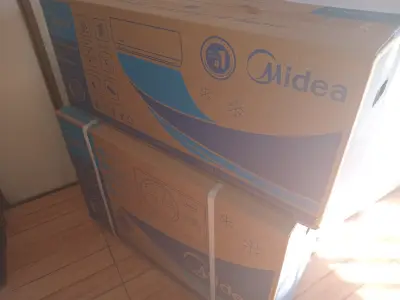 Aire Acondicionado Tipo Split Marca Midea Potencia Btu : 12.000 Con Kit Instalacion Sin Control Modelo Msafb-12hrn1 Nuevo Sin Uso Con Caja Acc: No Tiene
