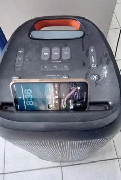Foto 2 de Parlante Portatil Marca Jbl Modelo Partyboc310 Usado En Buen Estado Con Cable C.Cte Acc BtUsbEucalizador