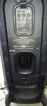 Foto 3 de Parlante Portatil Marca Jbl Modelo Partyboc310 Usado En Buen Estado Con Cable C.Cte Acc BtUsbEucalizador