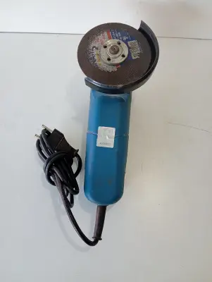 Pulidora Marca Profield Modelo Angle Grinder Tamaño : 115mm Usado En Buen Estado Acc: Protector Disco
