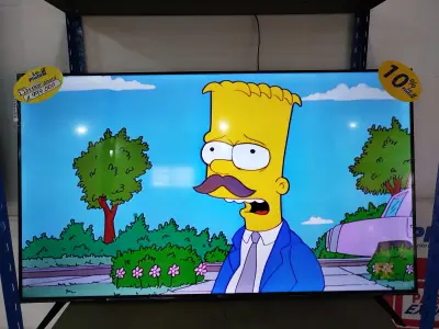 Televisor Led Smart De 55 '' Marca Tcl Modelo 55p635 Con Control Usado En Buen Estado Acc: Con Par De Patitas Con TornillitosCable Power Comentario: Seminuevo 4kuhd