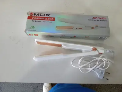 Planchita Para Cabello Marca Mox Modelo Mo-Hs1101 Usado En Buen Estado Acc En Caja