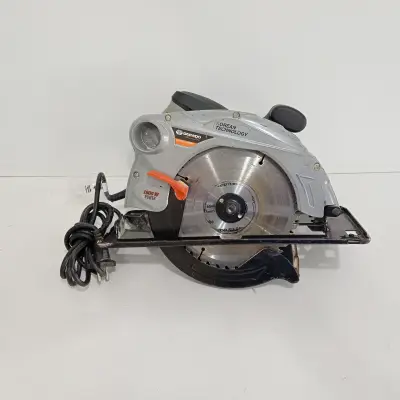 Sierra Tipo : Circular Marca Daewoo Modelo Dacs1800 Usado En Buen Estado Acc: Con Disco Comentario: Se Le Mantiene Monto