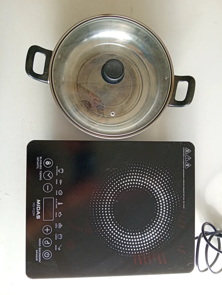 Cocina Electrica Tipo Inducción Marca Midas Modelo No Tiene Usado En Buen Estado Acc Olla InoxTapa De Vidrio