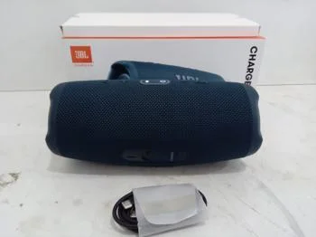 Foto 2 de Parlante Portatil Marca Jbl Modelo Charge 5 Usado En Buen Estado Con C/ Cable Usb Acc ManualEncaja