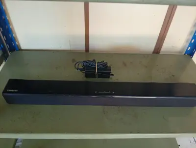 Barra De Sonido Marca Samsung Modelo Hwj250 Usado En Buen Estado Con Caragador Acc No Tiene