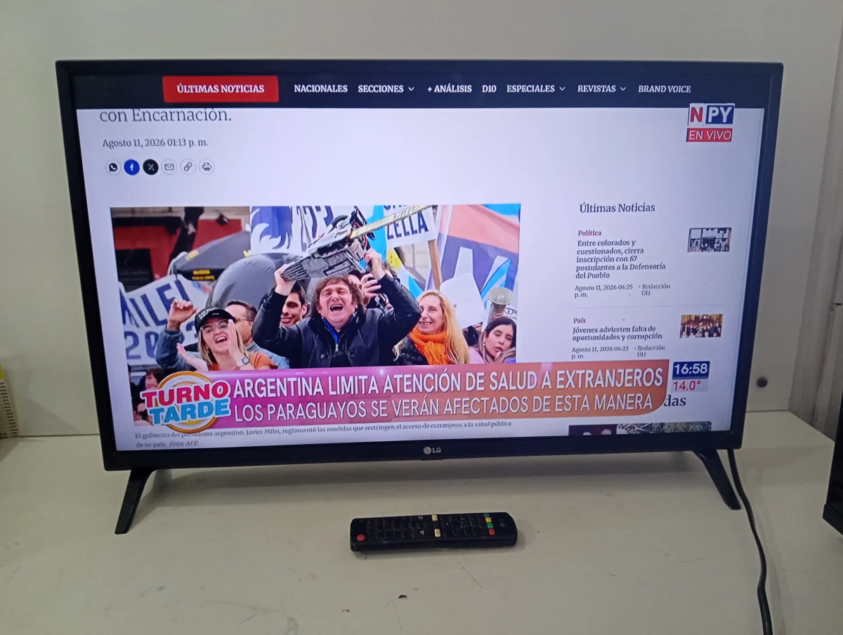 Foto 2 de Televisor Led Convencional De 32 '' Marca Lg Modelo 32lk540bpsa Usado-En-Buen-Estado Sin Control Sin Caja Acc 2 Patitas