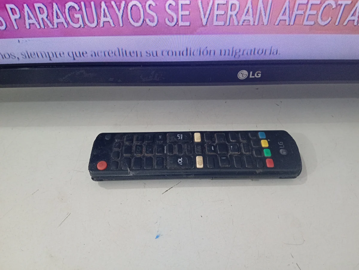 Foto 3 de Televisor Led Convencional De 32 '' Marca Lg Modelo 32lk540bpsa Usado-En-Buen-Estado Sin Control Sin Caja Acc 2 Patitas