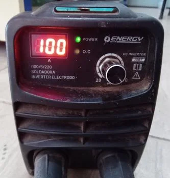 Foto 2 de Soldador Marca Energy Modelo 1100/05/220 Usado Con Desgaste Acc Pinza Positiva Y Gancho Tierra
