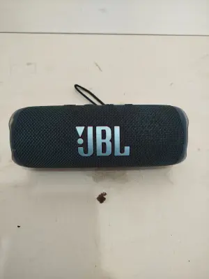 Speaker Potencia Watts : No Tiene Marca Jbl Sin Control Modelo Flip 6 Usado En Buen Estado Sin Caja Acc: Con Cinta Colgante Comentario: Sin Cargador