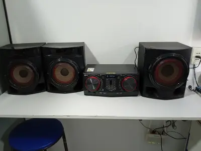 Equipo De Sonido Marca Lg Con Control Modelo Cj45 Usado En Buen Estado Acc Dos Parlantes Y Un Búfer