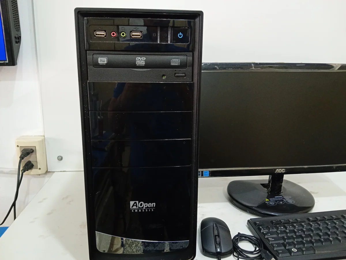Foto 2 de Computadoras De Escritorio Marca Aopen Modelo Usado En Buen Estado Procesador Intel Pentium G620 Memoria Ram 4 Gb Disco Duro 1.000 Gb Acc MouseTecladoCable VgaMonitor Aoc De 20 Con Transformador