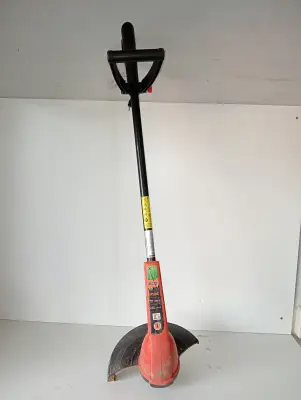 Bordeadora De Cesped Marca Tramontina Modelo Ap1000t Usado En Buen Estado Acc Con Manija Con Cabezal De Naylon