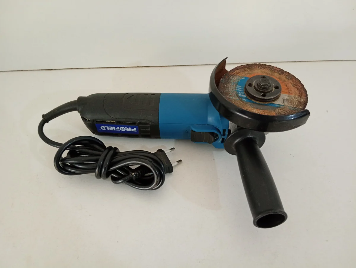 Foto 3 de Pulidora Marca Profield Modelo No Tiene Tamaño Chico Usado En Buen Estado Acc Disco Protector Manija
