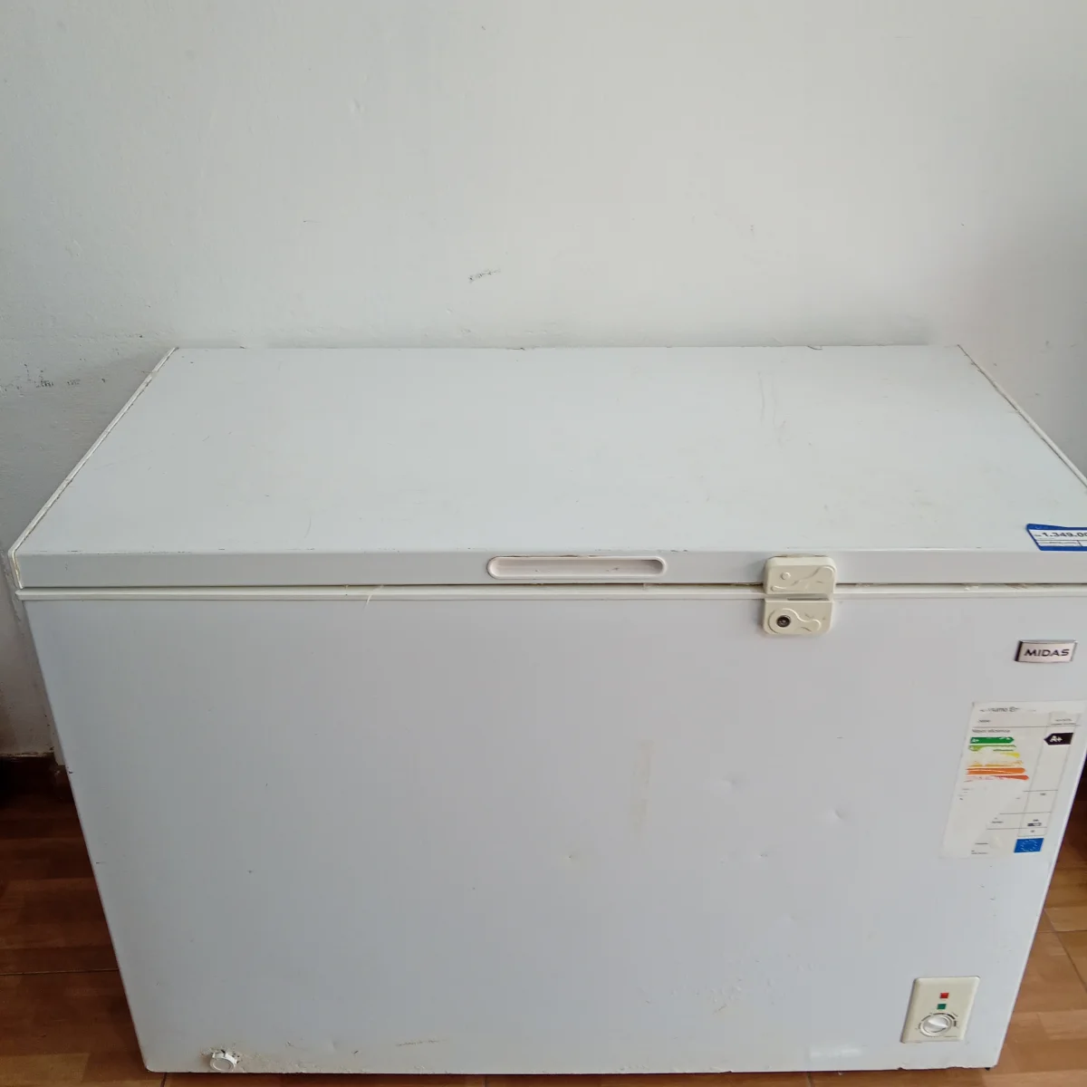 Congeladora / Frezzer Marca Midas Litros 299 Modelo Md-Cm379l Usado En Buen Estado Acc 1 Canasta 1 Tapa De Vidrio