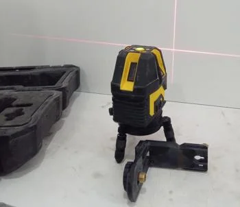 Nivel Laser Marca Stanley Modelo Stht77512 Con Caja Con No Tiene Acc Cuatro PilasSoporte A Imán TripodeEn Caja Rigida Color Negro