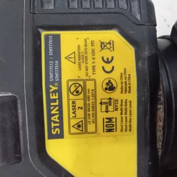 Foto 2 de Nivel Laser Marca Stanley Modelo Stht77512 Con Caja Con No Tiene Acc Cuatro PilasSoporte A Imán TripodeEn Caja Rigida Color Negro