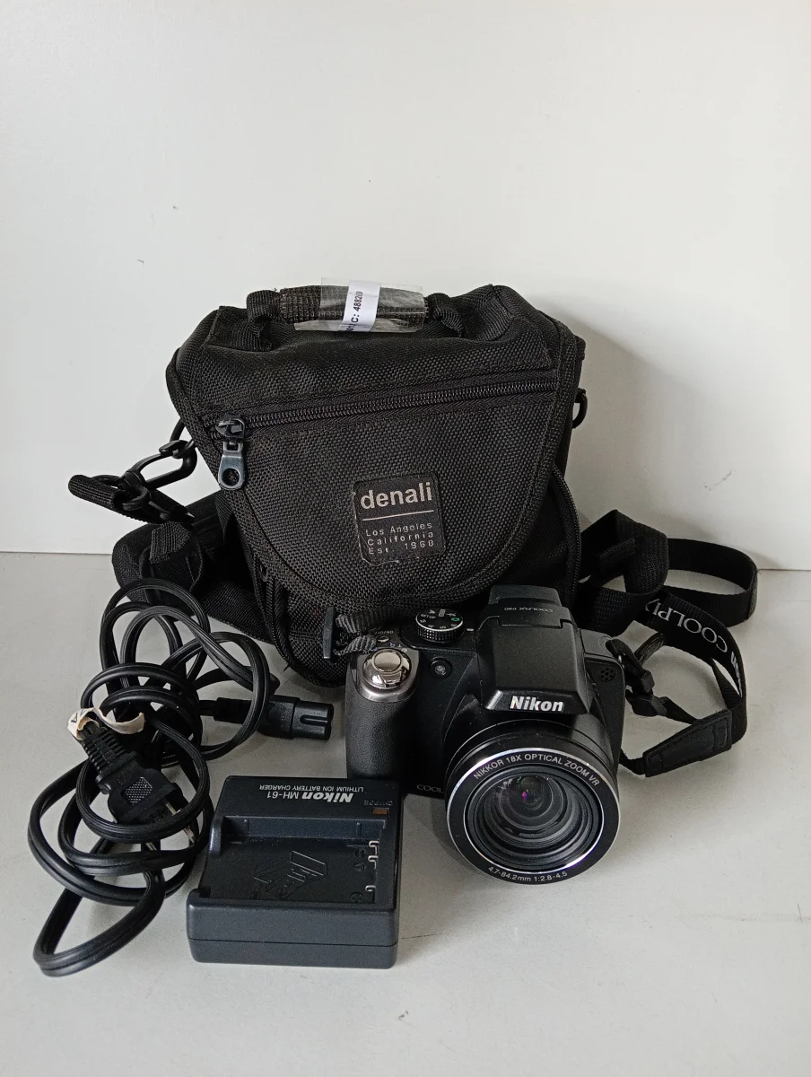 Camara Fotografica Marca Nikon Modelo Coolpix P80 Usado En Buen Estado Acc 1 Bateria Cargador Correa Estuche