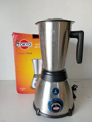 Licuadora Marca Tokyo Modelo Edtllic15v-N Velocidades Usado En Buen Estado Acc: Vaso De Acero Inox. Con Tapa De Plastico Comentario: Licuadora Inox. Con Pica Hielo En Caja