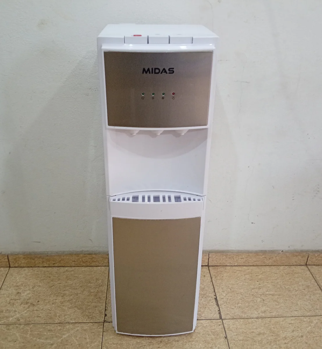 Bebedero Marca Midas Modelo Md-Bbd24 Usado En Buen Estado Acc No Tiene